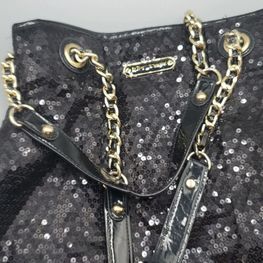BETSEY JOHNSON CASUAL Y2K HANDBAG PURSE MEDIUM in BLACK SEQUINS W/ GOLD HARDWARE
